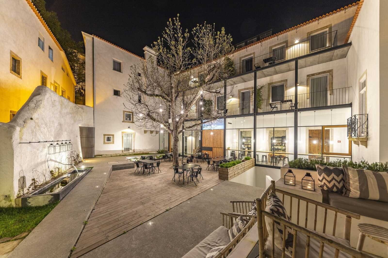 Pátio do Sapientia Boutique Hotel Books & Wine em Coimbra