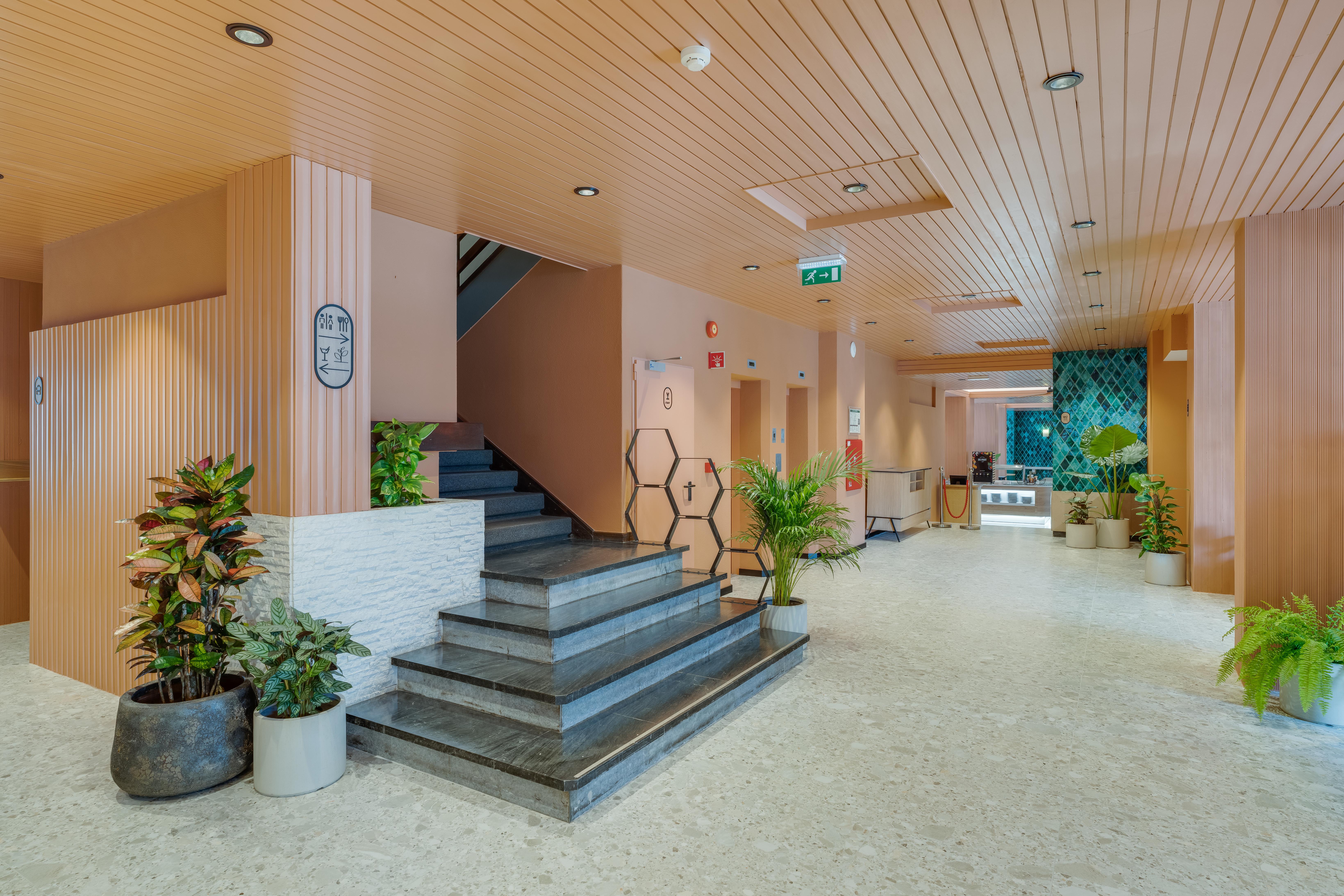 EDITORY GARDEN LOBBY 17122025 0065