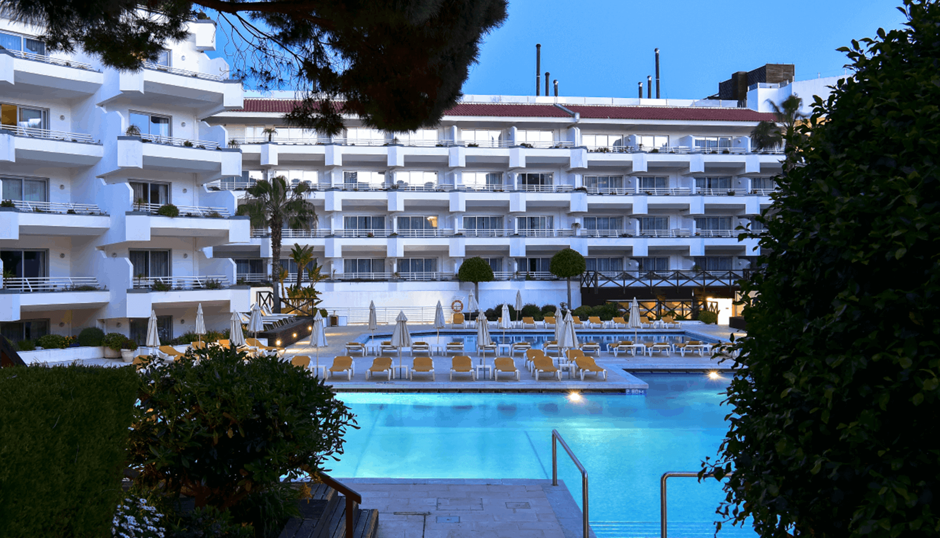 AQUALUZ LAGOS Piscina (4)