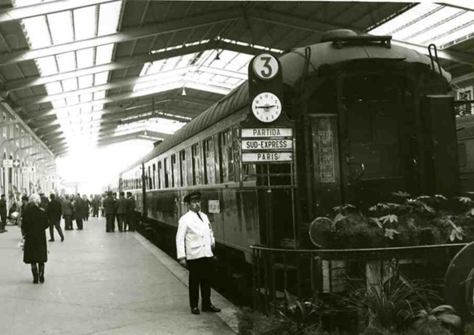 Train At Stªapolónia Station,Lisbon