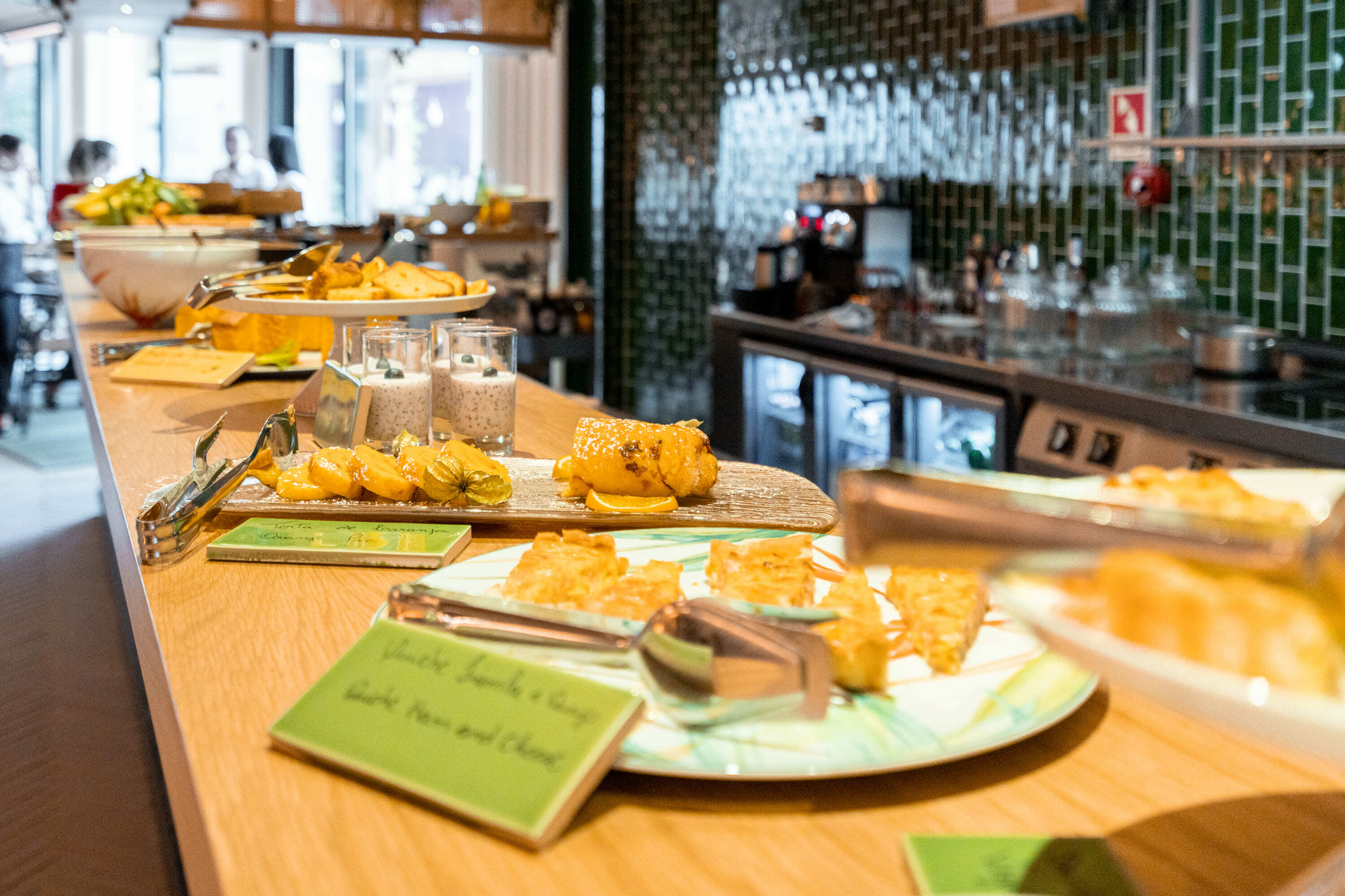 Editorygarden Restaurante PA 70