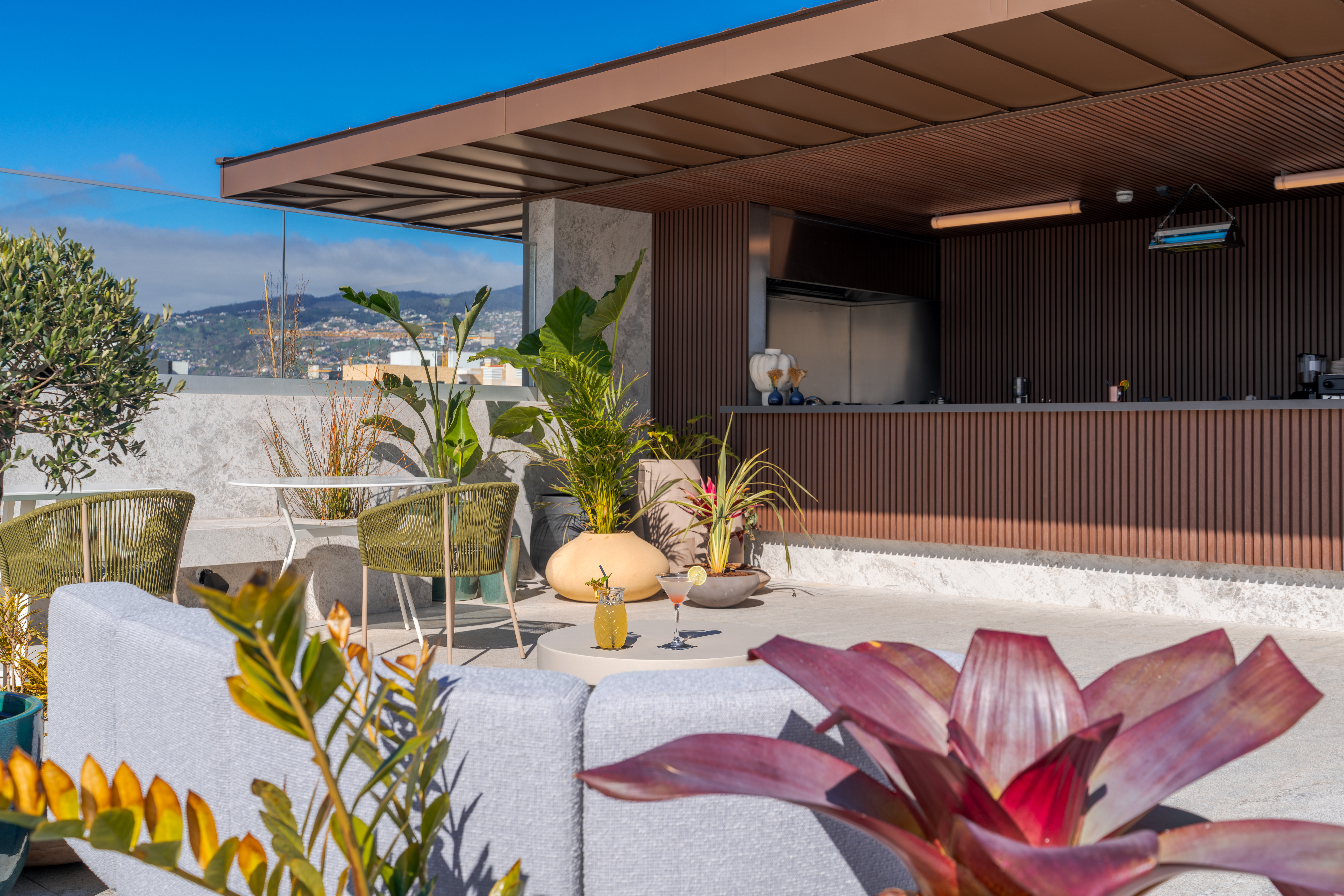 EDITORY OCEAN WAY FUNCHAL ROOFTOP 11022026 0048