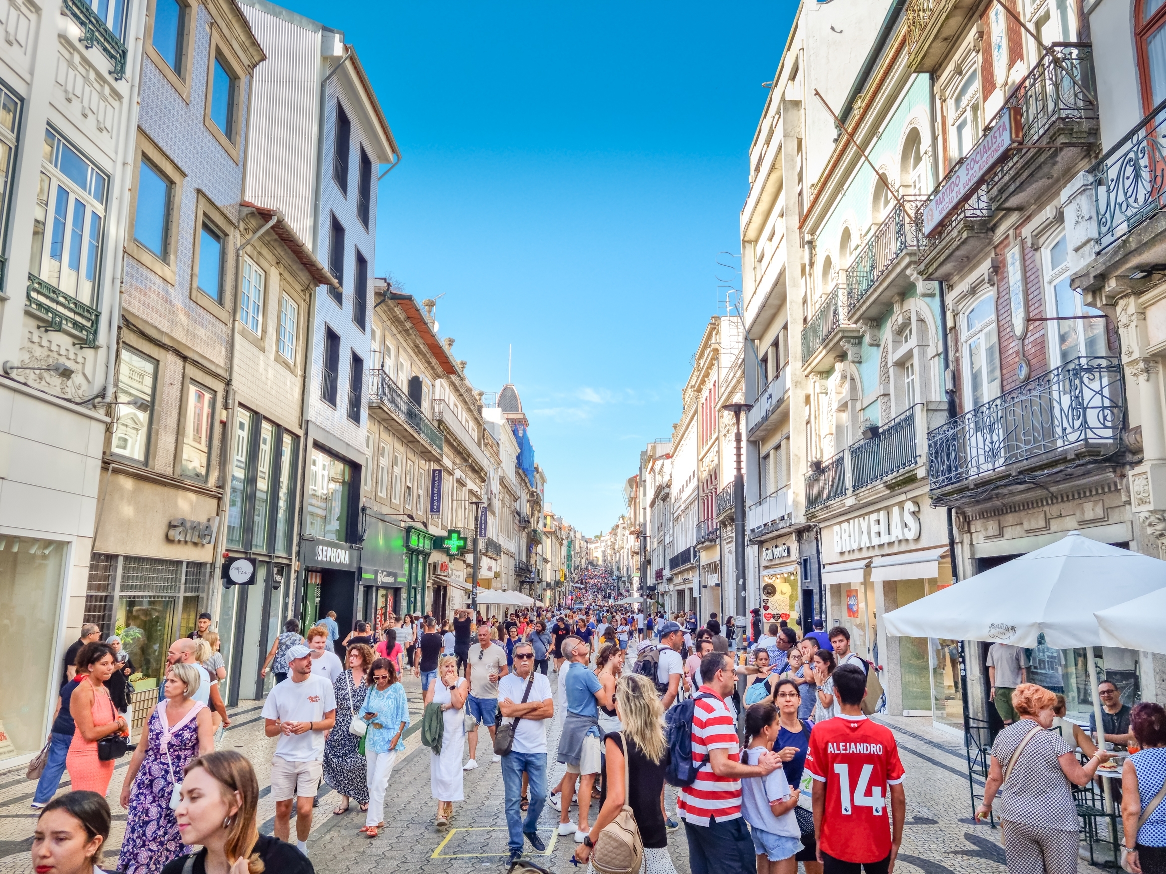 Shutterstock 2383658717