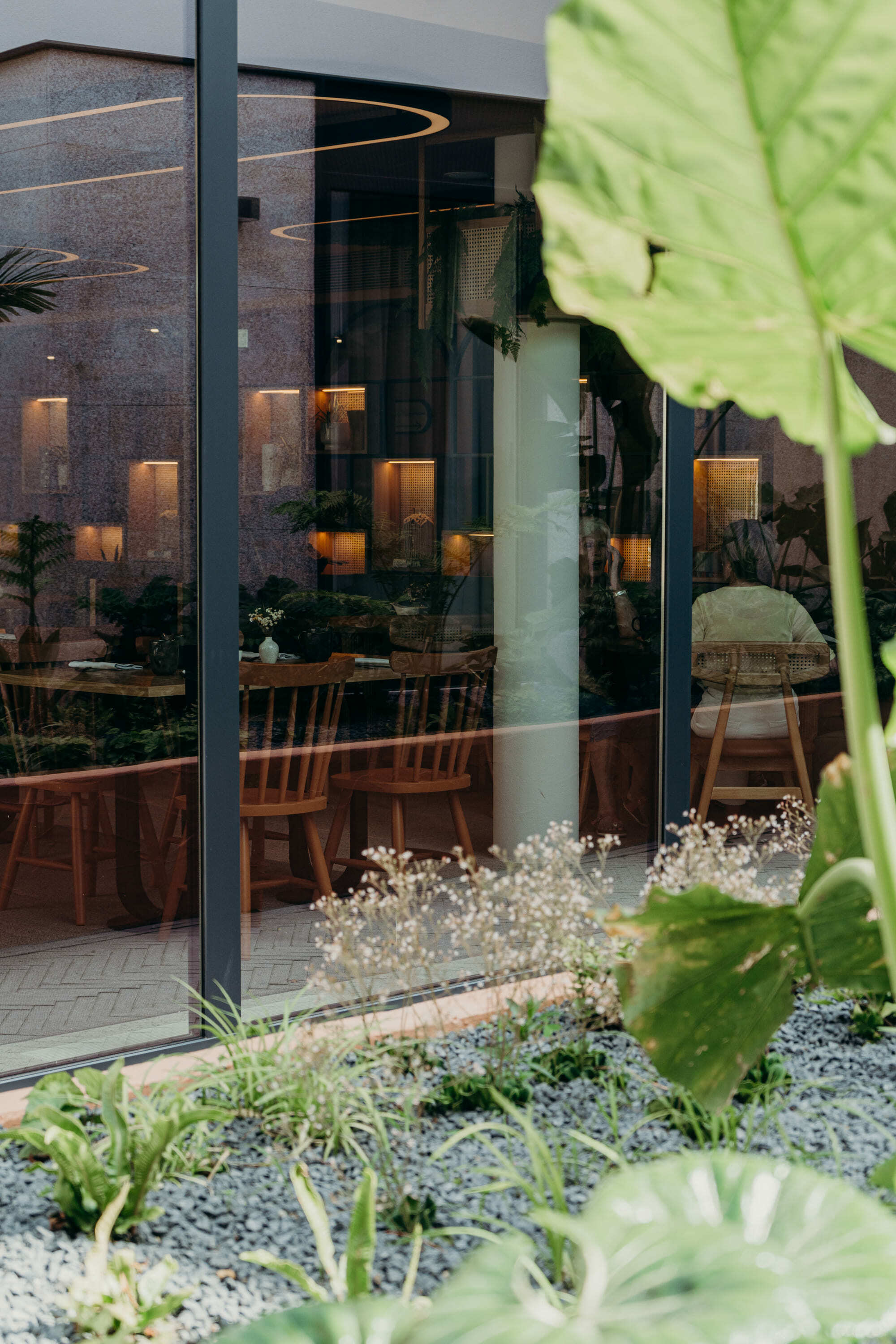 Editorygarden Details 220