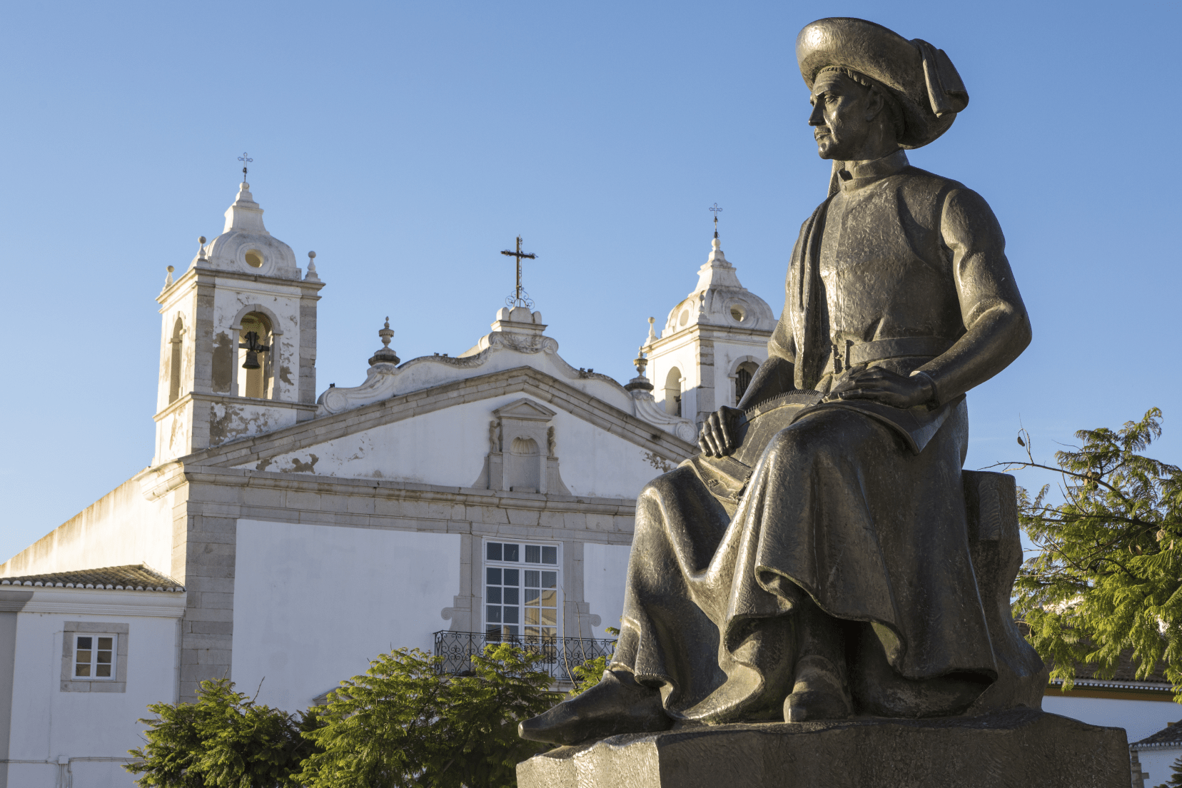 Destino Lagos ROTEIRO CULTURAL ESTATUA D. HENRIQUE. Min