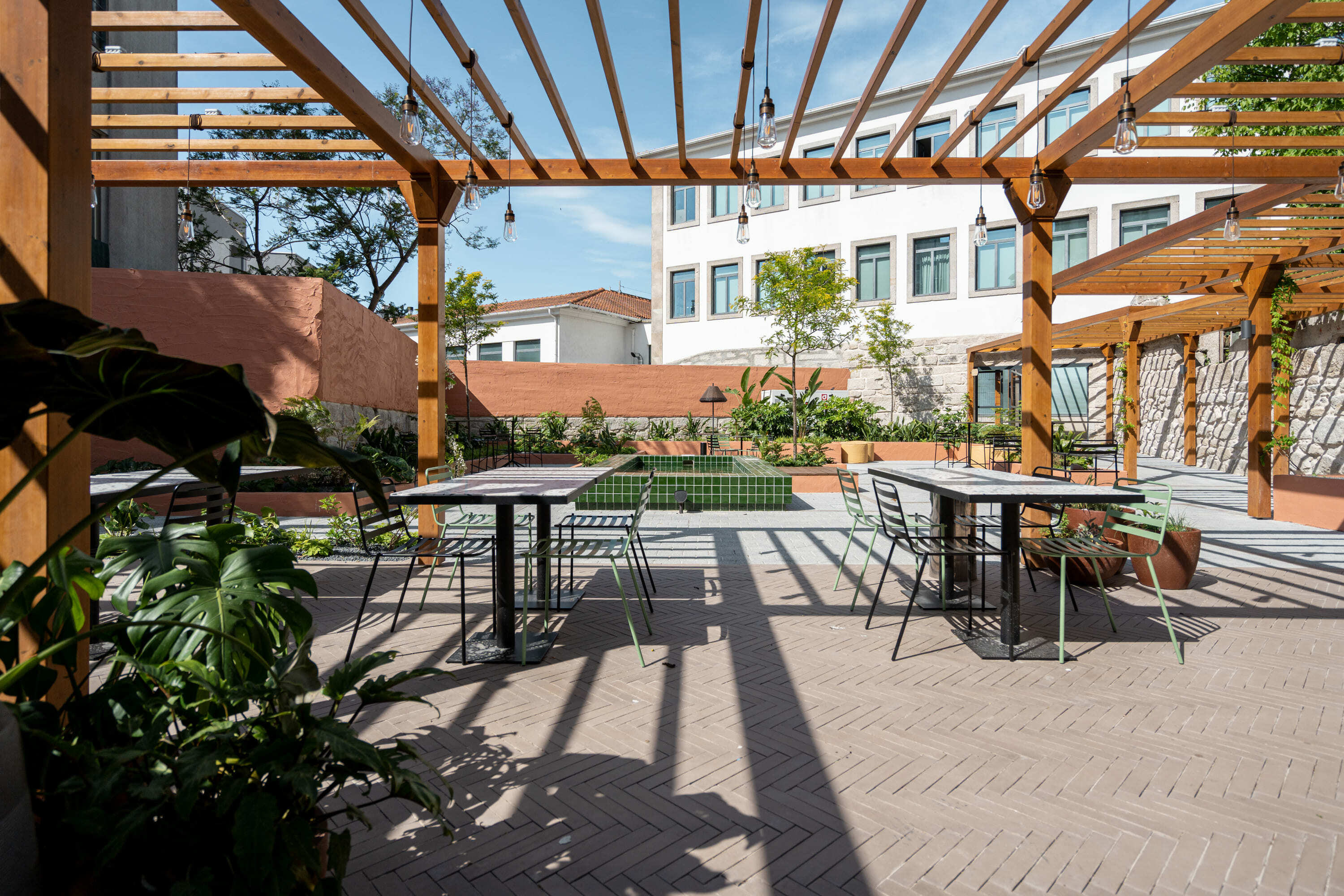 Editorygarden Exterior 75