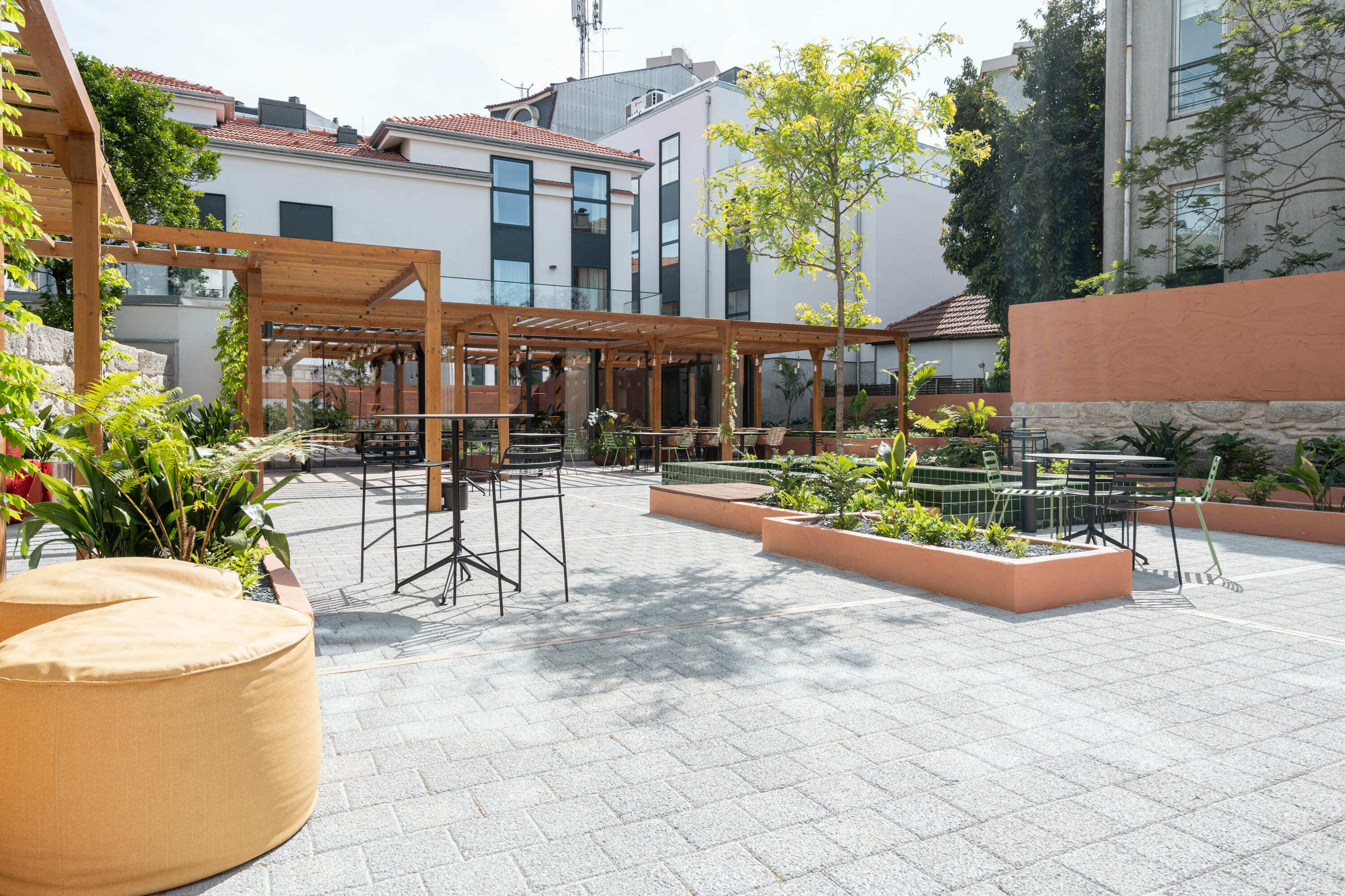 Editorygarden Exterior 78