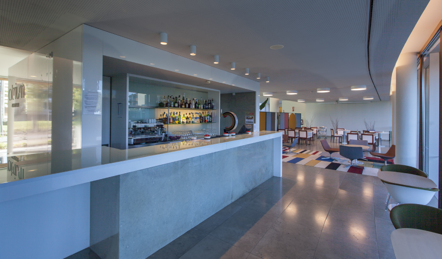 Aqualuz Troia Bar Atrium (2)