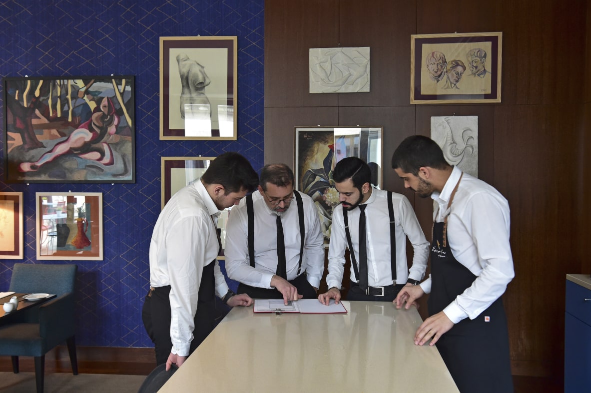 Artist Homepage ESCOLA Min