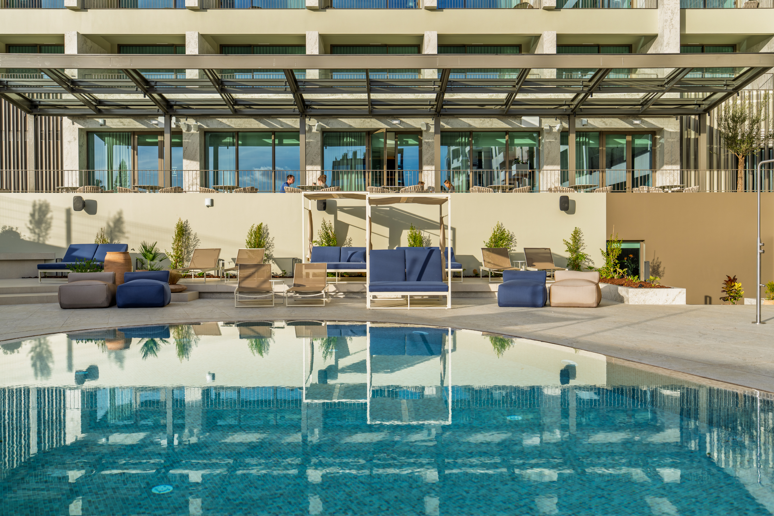 EDITORY OCEAN WAY PISCINA 17122025 0112