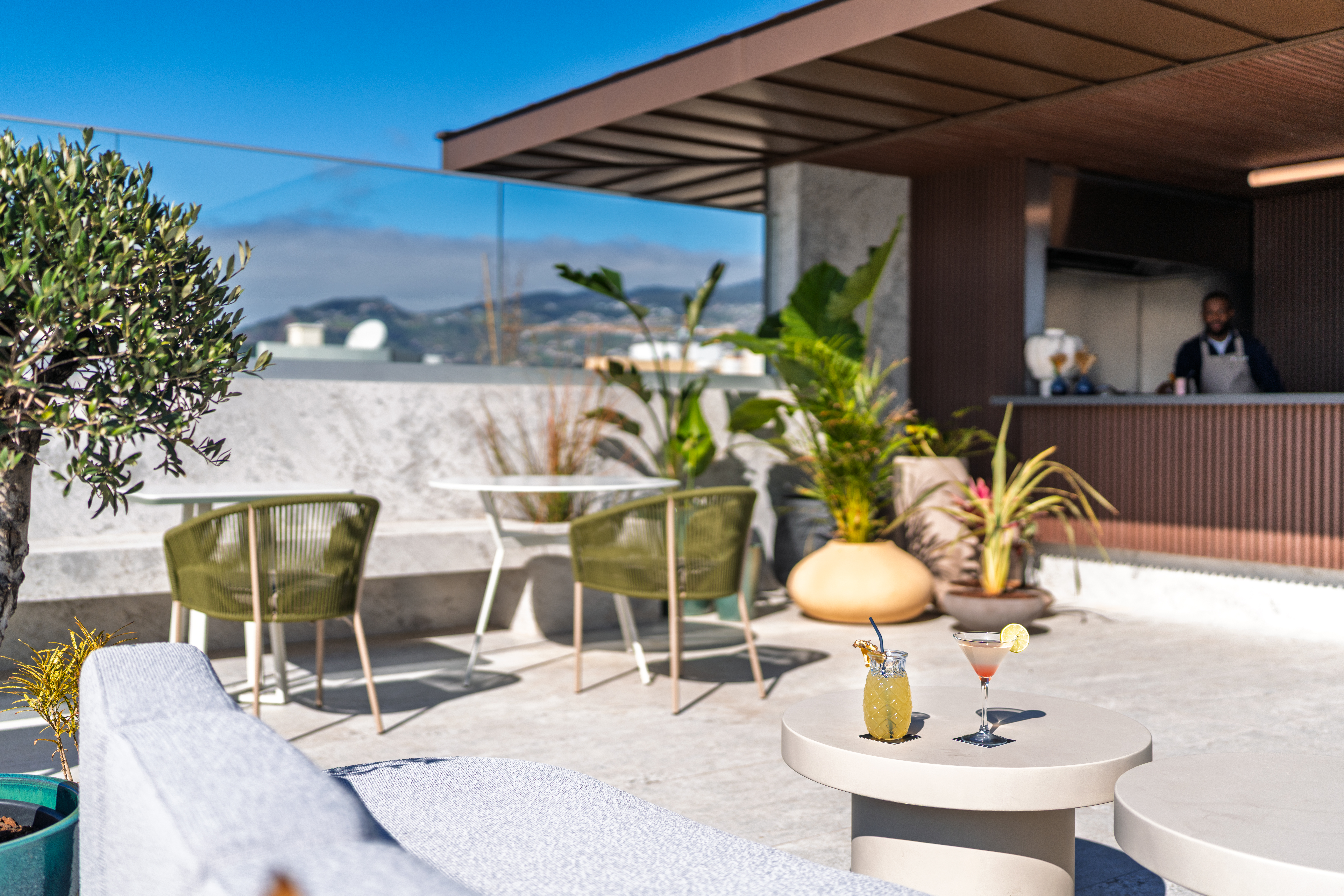 EDITORY OCEAN WAY FUNCHAL ROOFTOP 11022026 0060 (1)